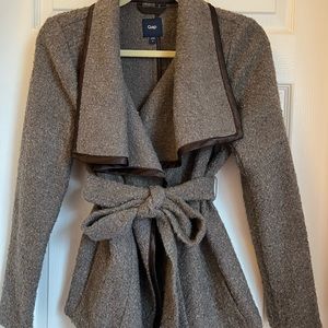 GAP, Belted textured three quarter jacket. Taupe. Size S